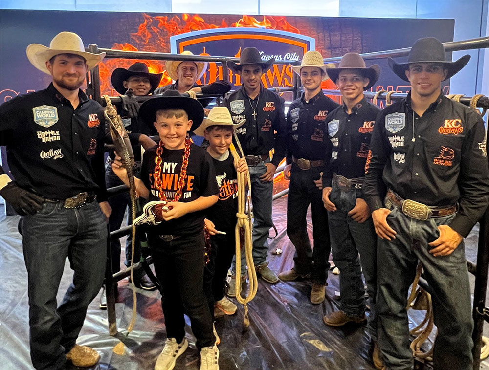 Conor & Nicholas getting to meet the Outlaws of Kansas City before their rides.
