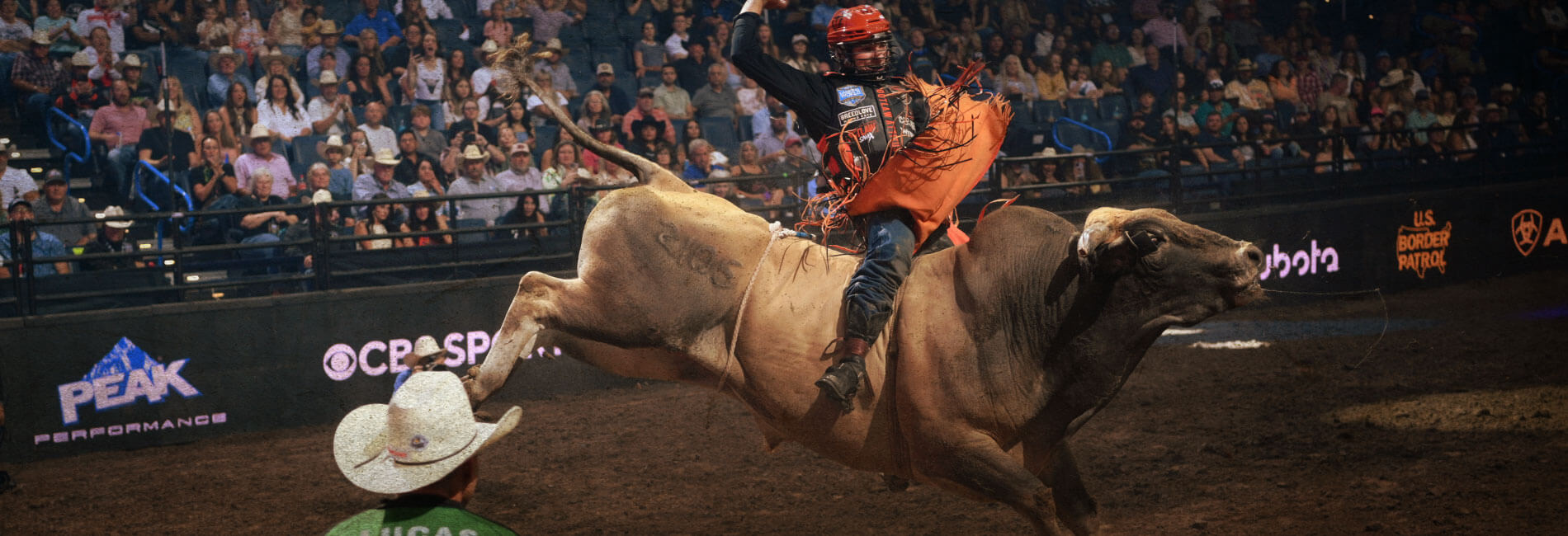 Koltin Hevalow rides Mouse Trap for 76 points during day 1.